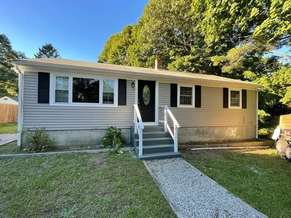Unit for sale at 952 Head Of Bay Rd, Plymouth, MA 02360
