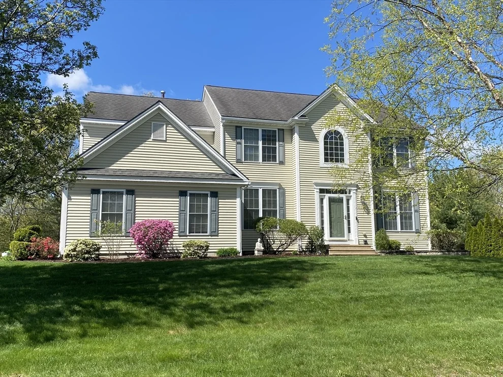 Unit for sale at 21 Seaver Farm Ln, Grafton, MA 01560