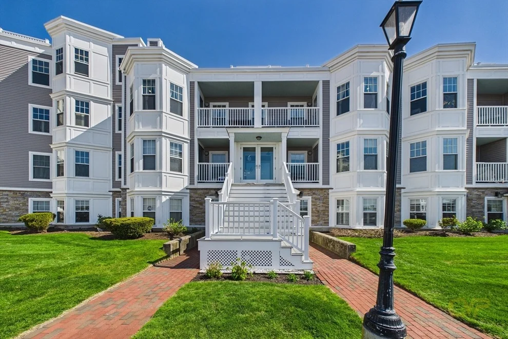 Unit for sale at 15 Park Ave, Hull, MA 02045