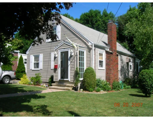 Unit for sale at 94 Aberdeen Rd., Quincy, MA 02171
