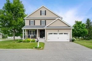Unit for sale at 5 Comanche Cir, Haverhill, MA 01835