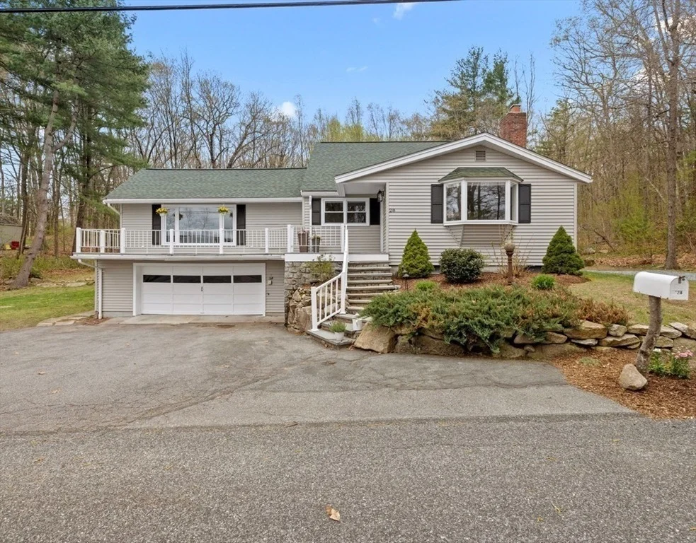 Unit for sale at 28 Oakhurst Rd, Hopkinton, MA 01748