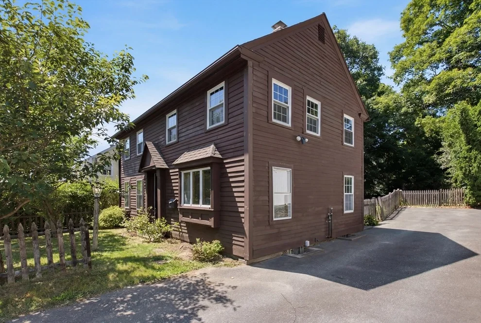Unit for sale at 260 Mendon St, Uxbridge, MA 01569