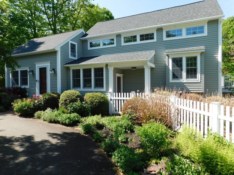 Unit for sale at 6 Peachtree Rd, East Longmeadow, MA 01028