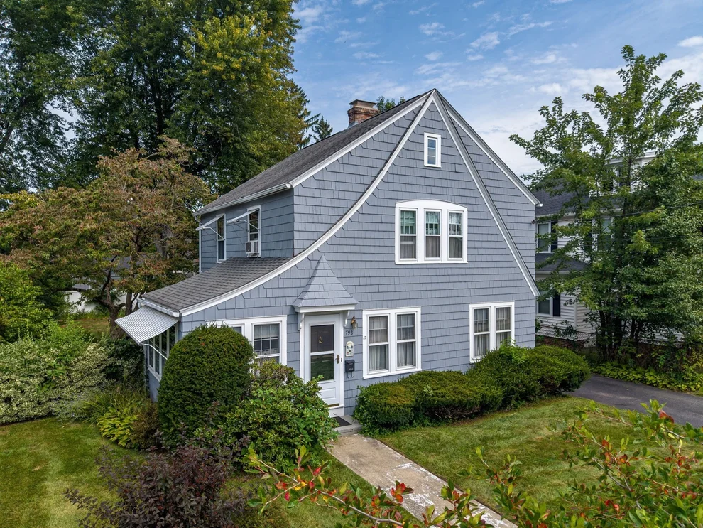 Unit for sale at 793 Allen St, Springfield, MA 01118