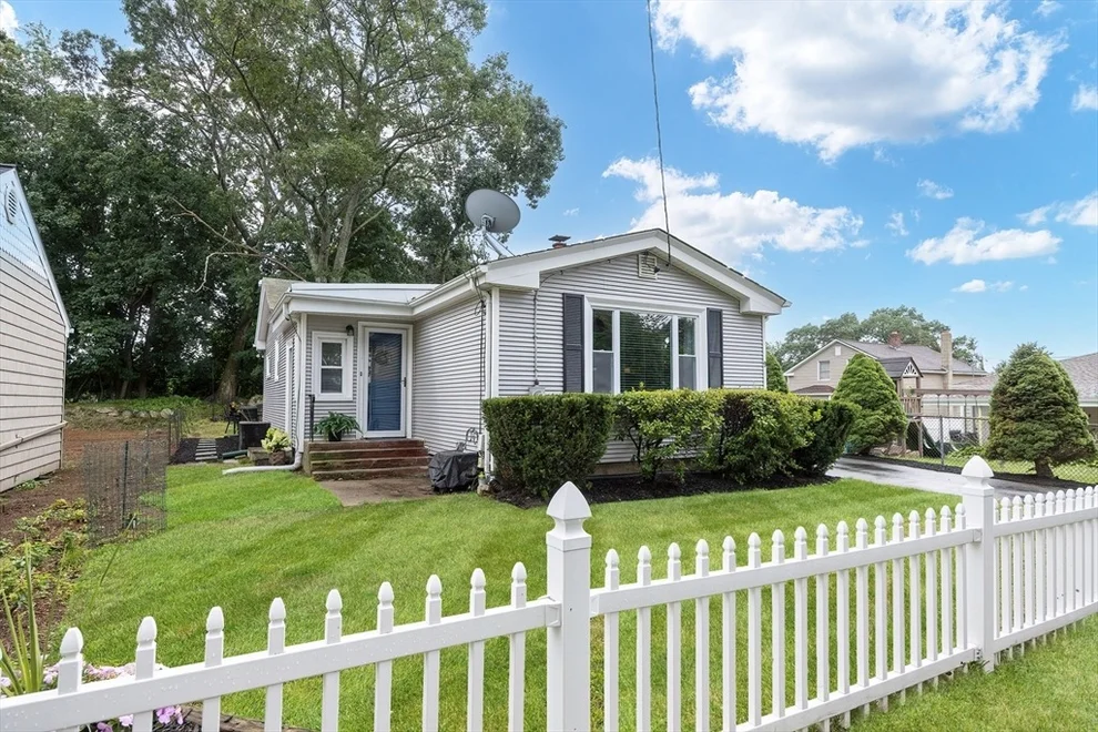 Unit for sale at 9 Pequot Avenue, Cumberland, RI 02864