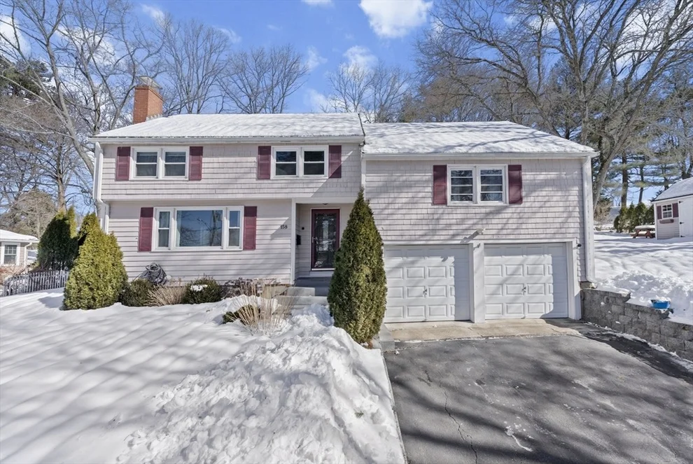 Unit for sale at 158 Walnut St, Lynnfield, MA 01940
