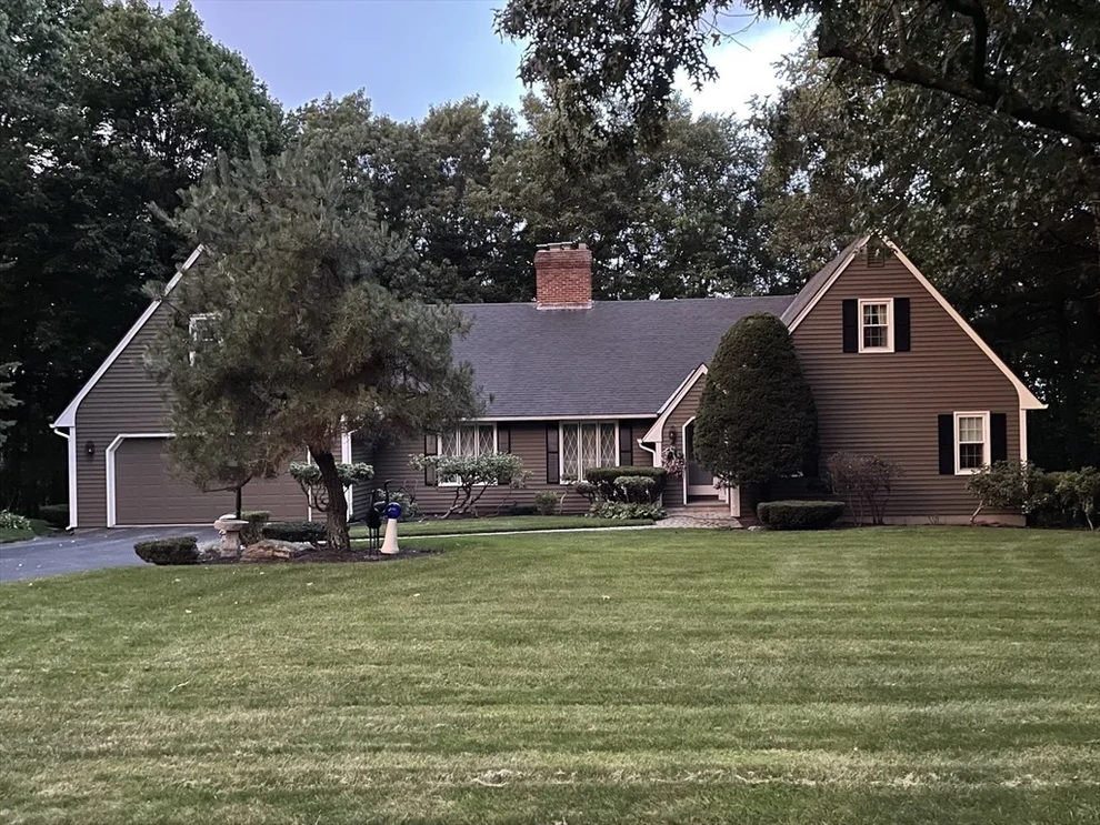 Unit for sale at 47 Banbury Lane, Holden, MA 01520