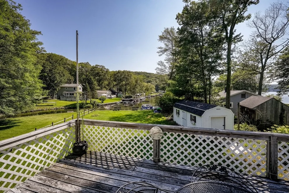 Unit for sale at 3 Sunset Ln, Holland, MA 01521