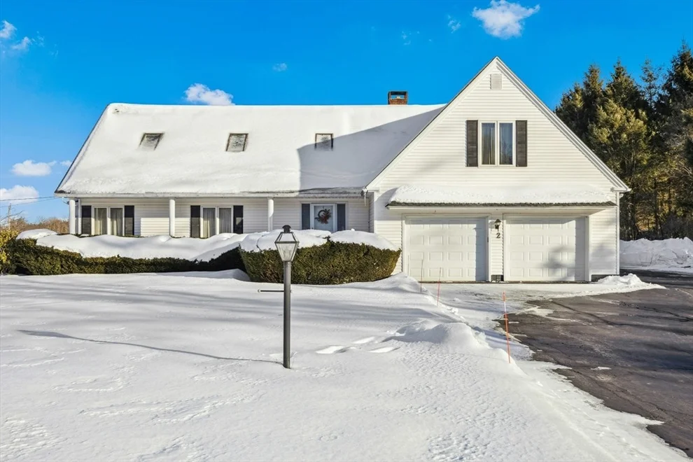Unit for sale at 2 Lincoln St, Lunenburg, MA 01462