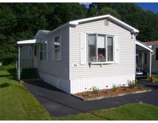 Unit for sale at 104 Victoria Lane, Marlborough, MA 01752