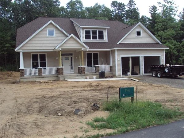 Unit for sale at 5 Fox Run, Easthampton, MA 01027