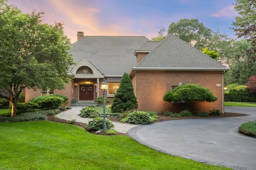 Unit for sale at 98 Fox Run Rd, Bolton, MA 01740