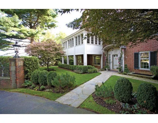 Unit for sale at 20 Malia Terrace, Newton, MA 02467