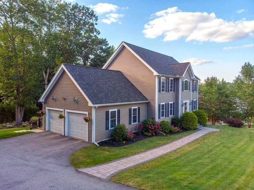 Unit for sale at 2 Camden Drive, Auburn, MA 01501