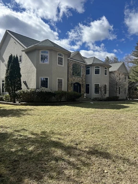 Unit for sale at 7 Rockport Rd, Weston, MA 02493