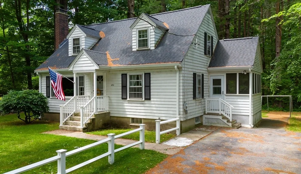 Unit for sale at 692 Pearl Street, Reading, MA 01867