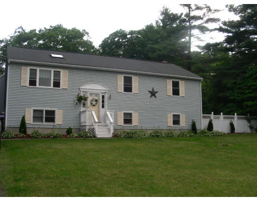 Unit for sale at 45 Windsor Ct, Taunton, MA 02718