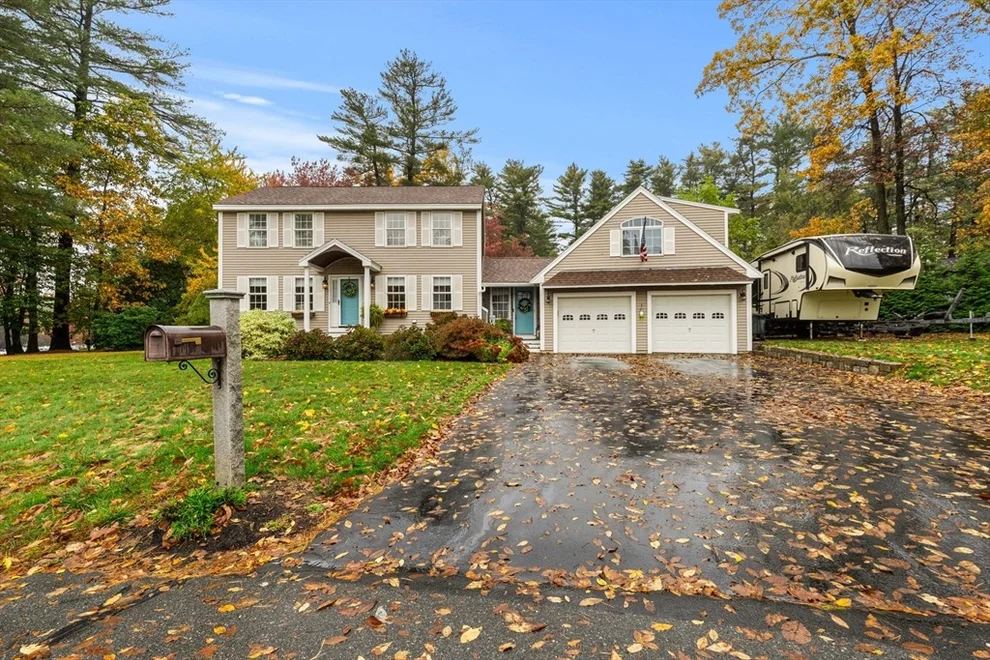 Unit for sale at 3 Noyes Ln, Merrimac, MA 01860