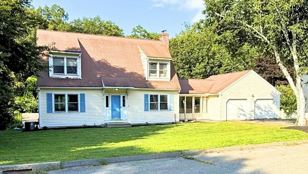 Unit for sale at 14 Indian Ridge Dr, Leominster, MA 01453