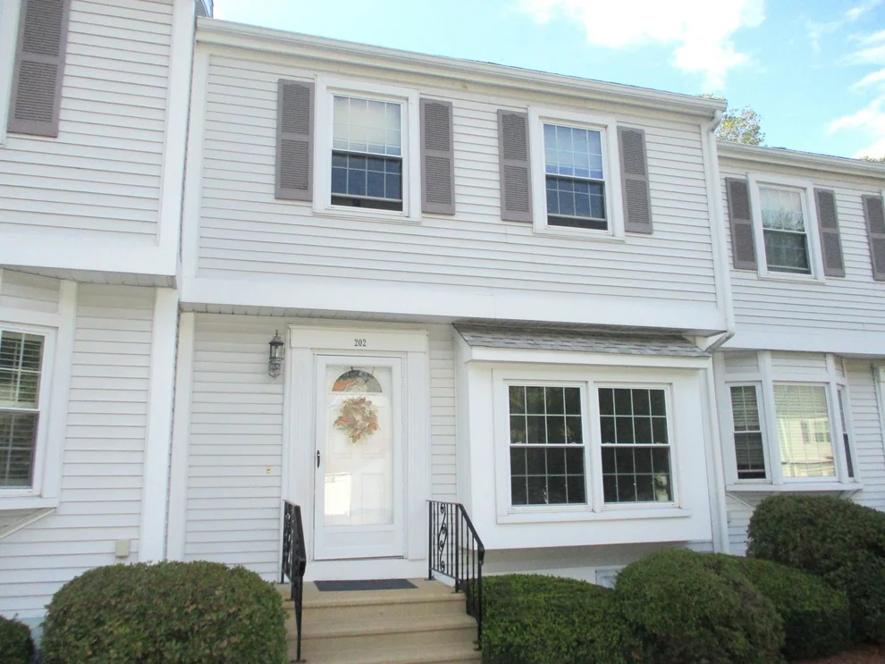 Unit for sale at 202 Heritage Ln, Auburn, MA 01501