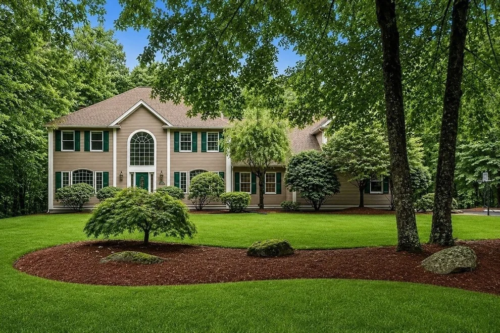 Unit for sale at 6 Old Harry Rd, Southborough, MA 01772