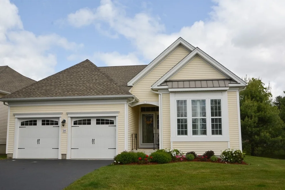 Unit for sale at 14 Hartshorne Way, Methuen, MA 01844