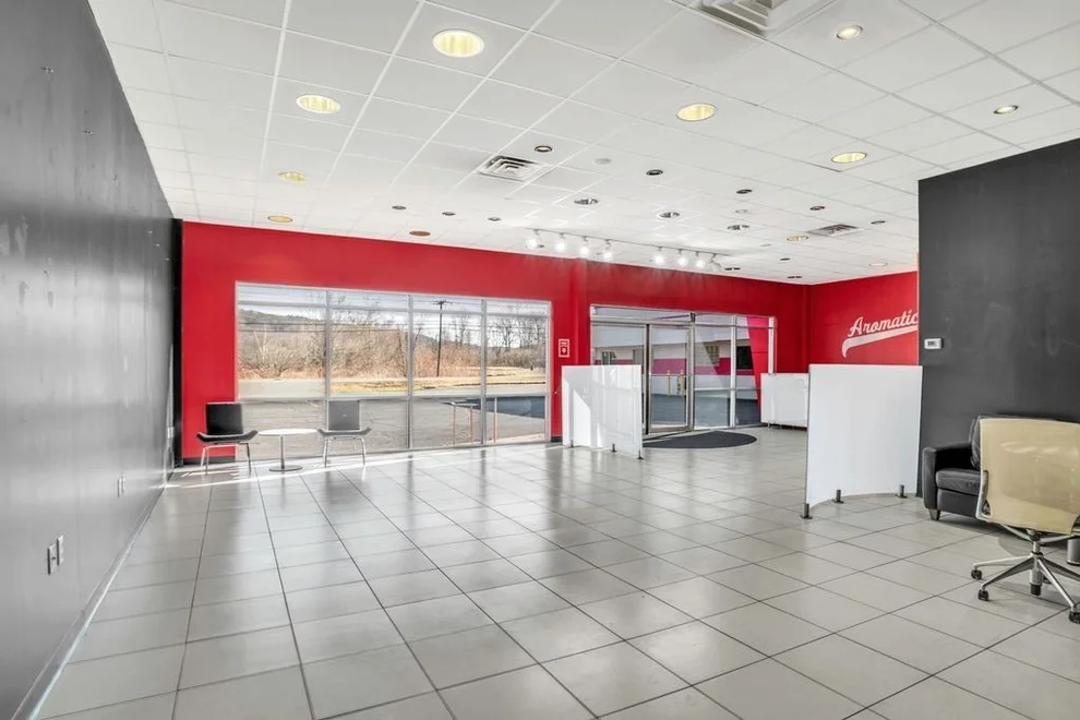 Unit for sale at 253 Greenfield Rd, Deerfield, MA 01373