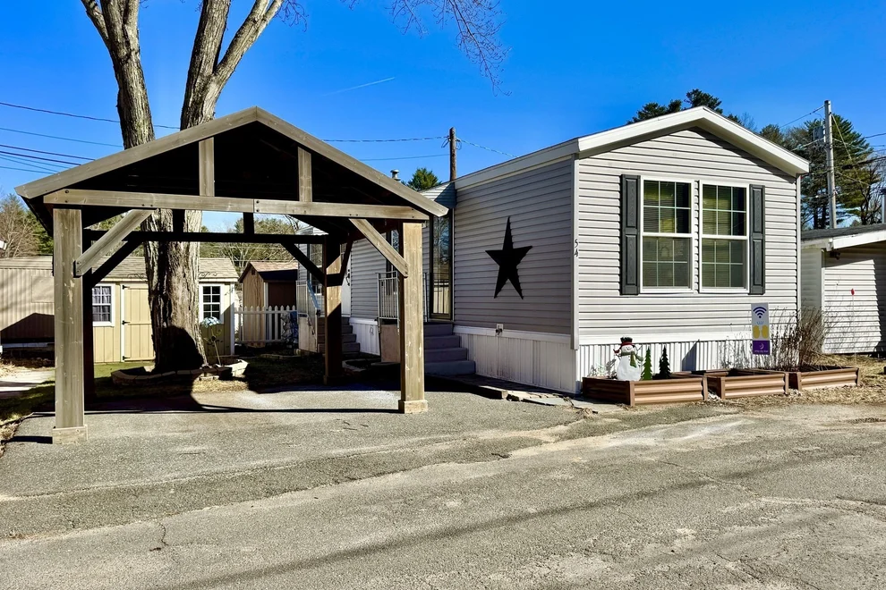 Unit for sale at 868 Southampton Rd, Westfield, MA 01085
