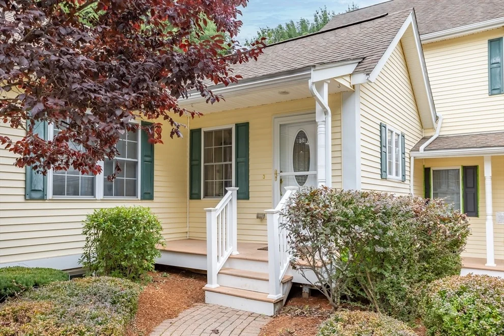 Unit for sale at 7 Brooksbie Road, Bedford, MA 01730