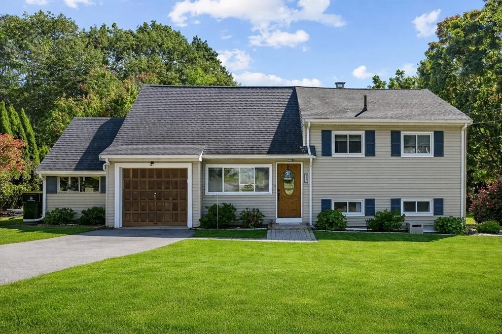 Unit for sale at 17 Oakvale Road, Framingham, MA 01701