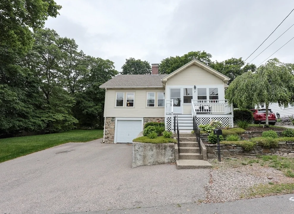 Unit for sale at 7 Mason St, Walpole, MA 02081