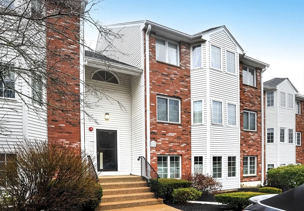 Unit for sale at 122 Tall Oaks Dr, Weymouth, MA 02190