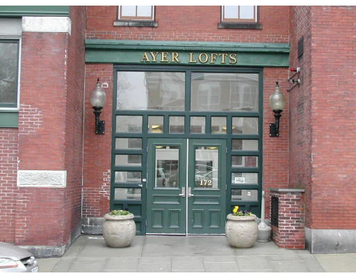 Unit for sale at 172 Middle St, Lowell, MA 01852