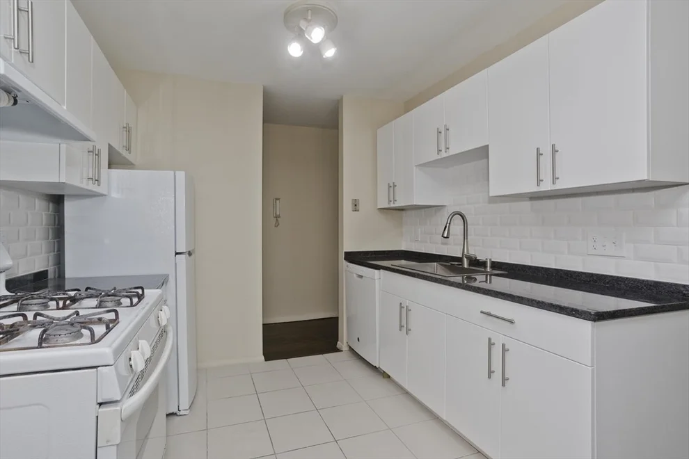 Unit for sale at 236 Regency Park Drive, Agawam, MA 01001