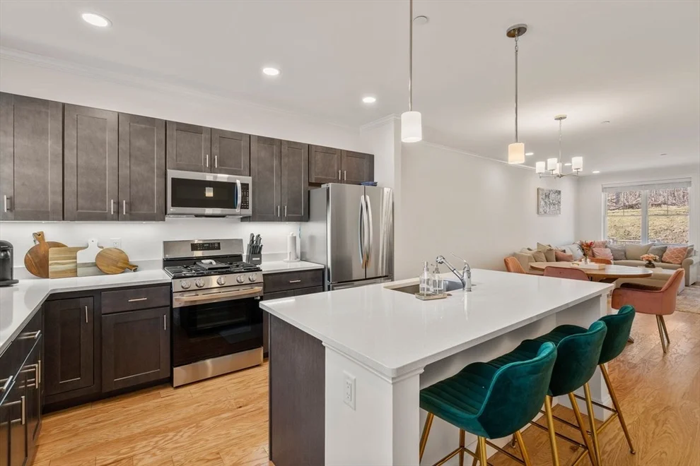 Unit for sale at 7 E Dexter Ave, Woburn, MA 01801