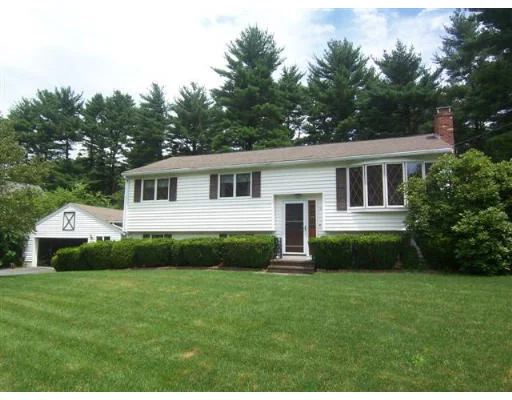 Unit for sale at 16 Governor Fuller Rd, Billerica, MA 01821