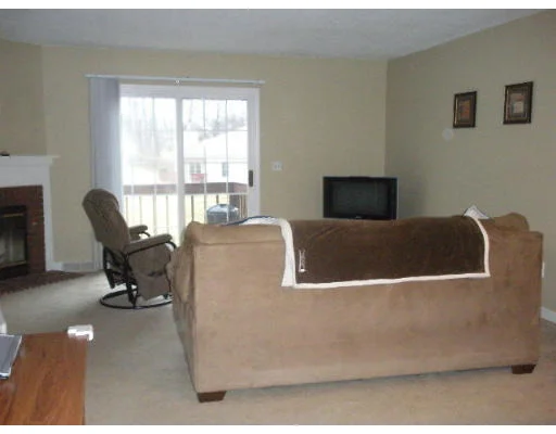 Unit for sale at 5B The Hamlet, Enfield, CT 06082