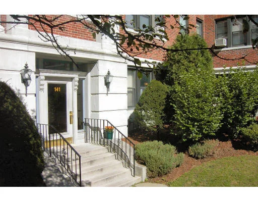 Unit for sale at 141 Englewood, Boston, MA 02135