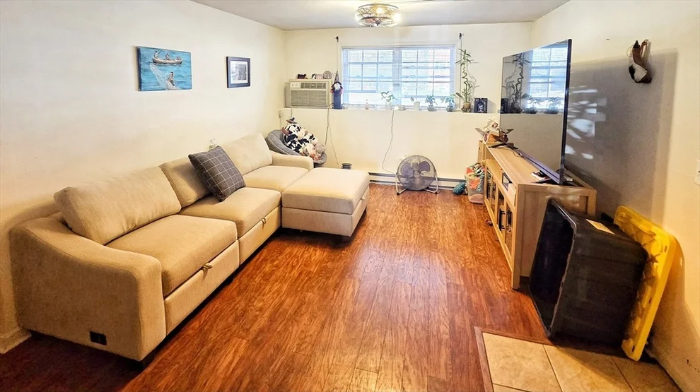 Unit for sale at 3 Maple Crest Cir, Holyoke, MA 01040