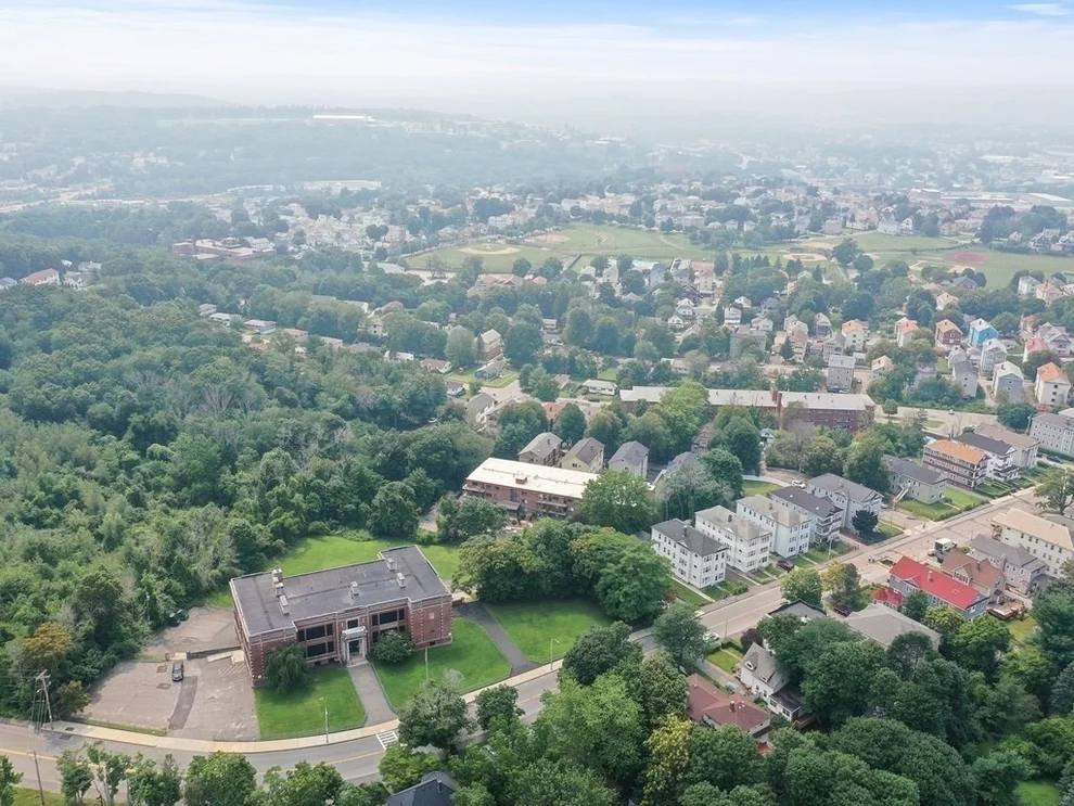 Unit for sale at 10 Rutledge St, Worcester, MA 01604