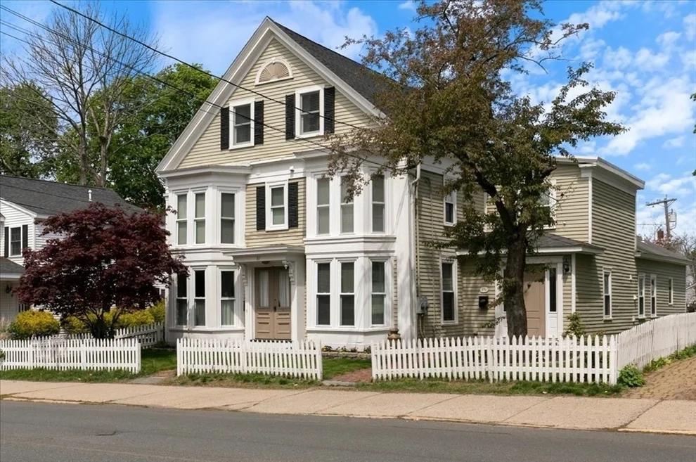 Unit for sale at 87 Friend St, Amesbury, MA 01913