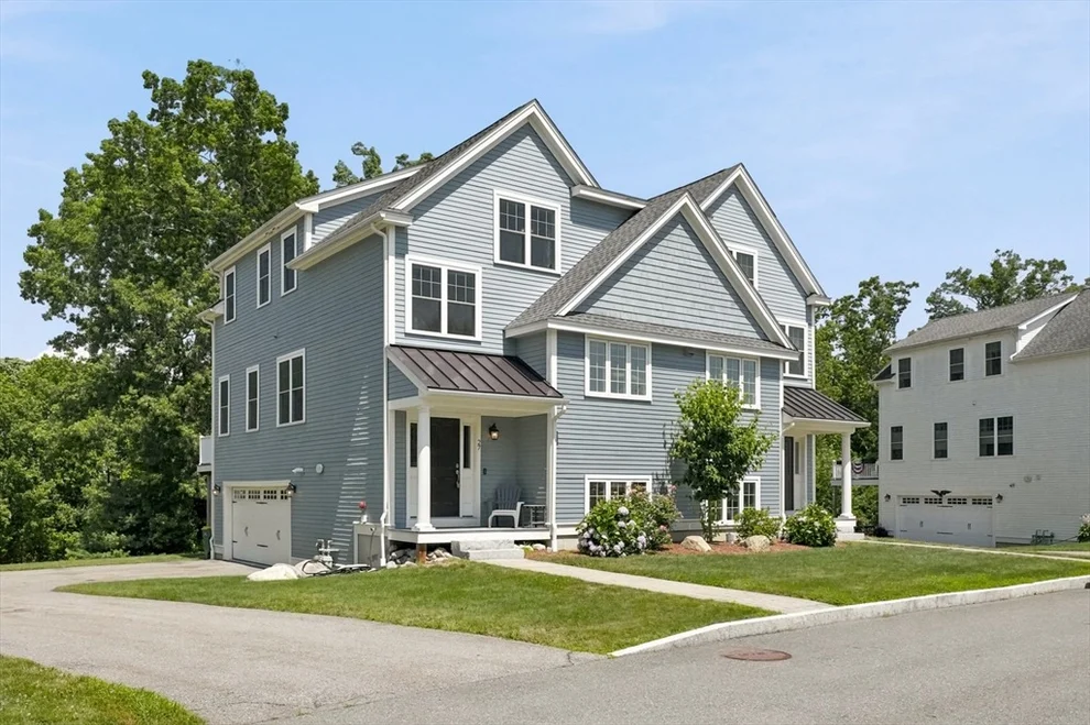 Unit for sale at 27 Clarks Hill Ln, Framingham, MA 01702