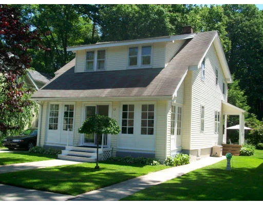 Unit for sale at 13 Glenwood Circle, Longmeadow, MA 01106