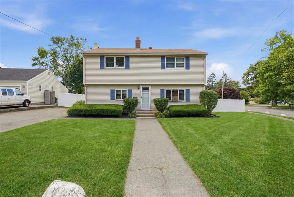 Unit for sale at 31 Herrick Rd, Peabody, MA 01960