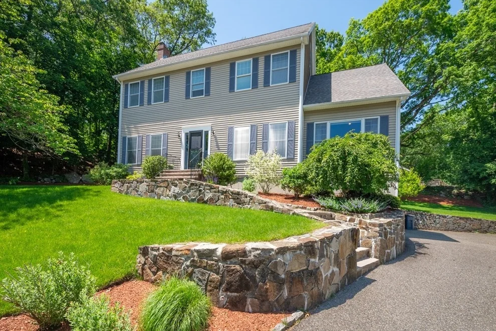 Unit for sale at 3 Paris Way, Woburn, MA 01801
