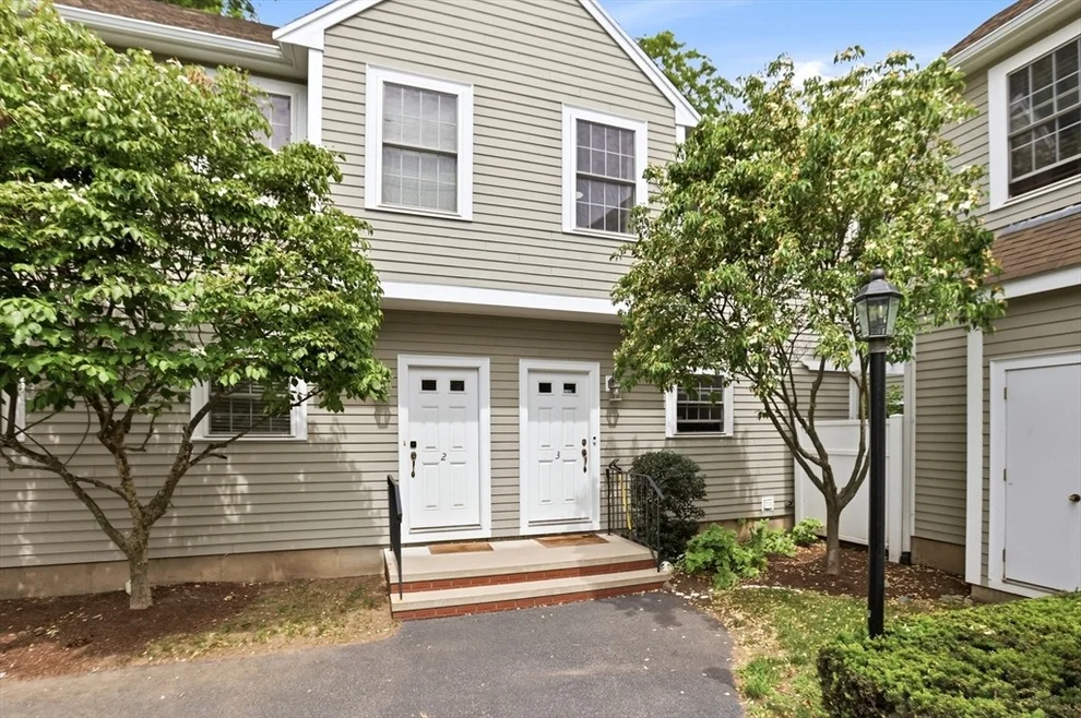11 Brookside Road