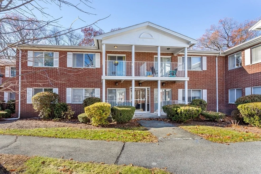 Unit for sale at 4 Bayberry Dr, Sharon, MA 02067