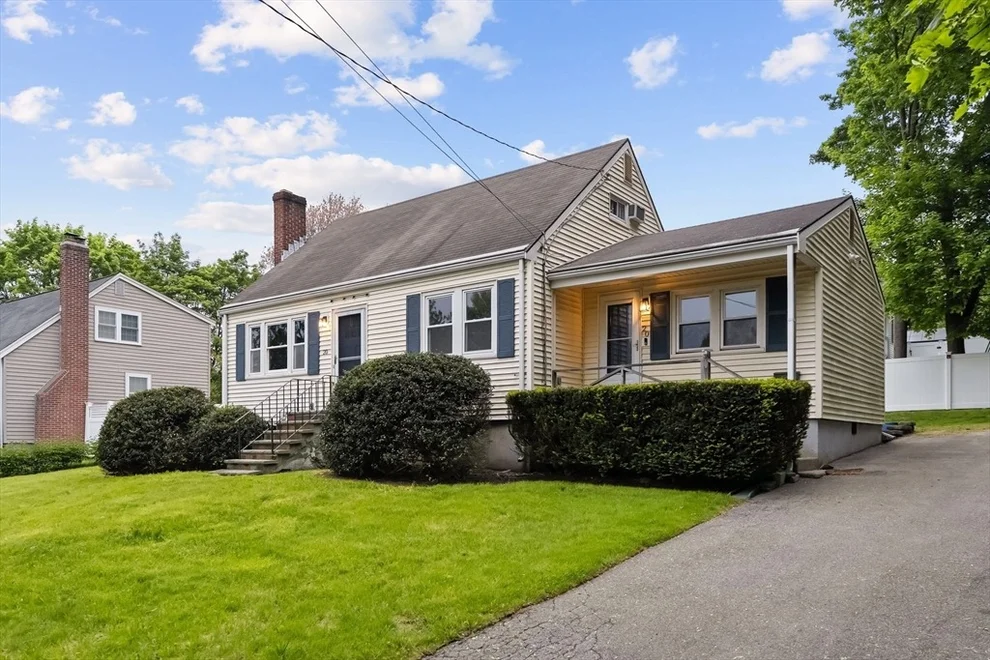 Unit for sale at 20 Isabelle Ave, Holbrook, MA 02343
