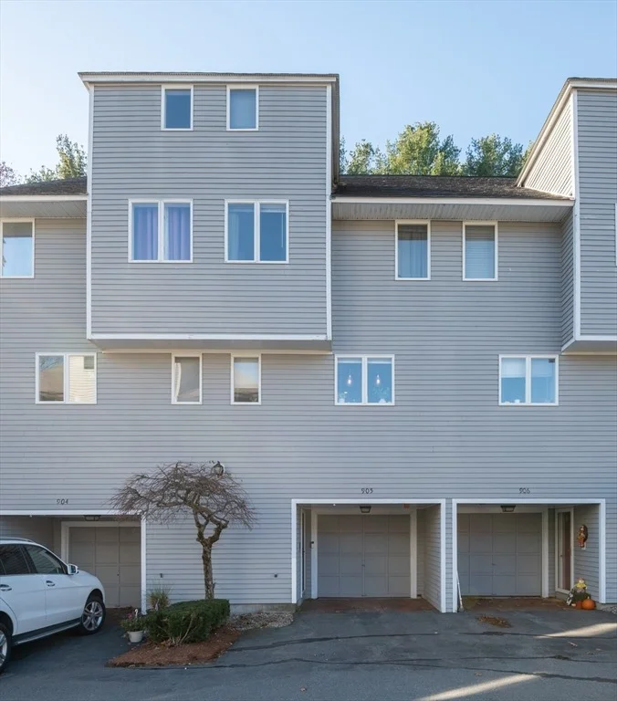 Unit for sale at 905 Sherwood Forest Ln., Saugus, MA 01906